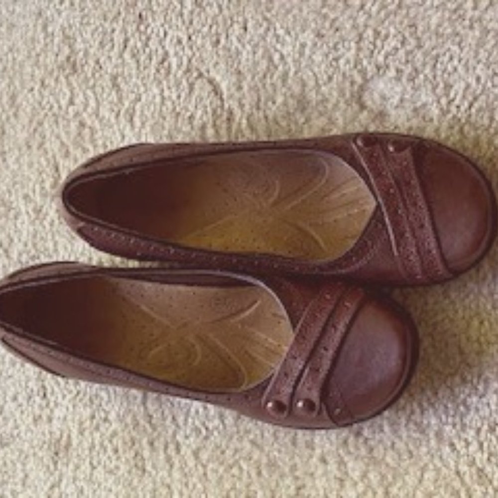 Women's shoes